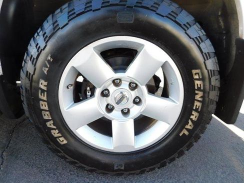 Used 2004 Nissan Armada SE image 9