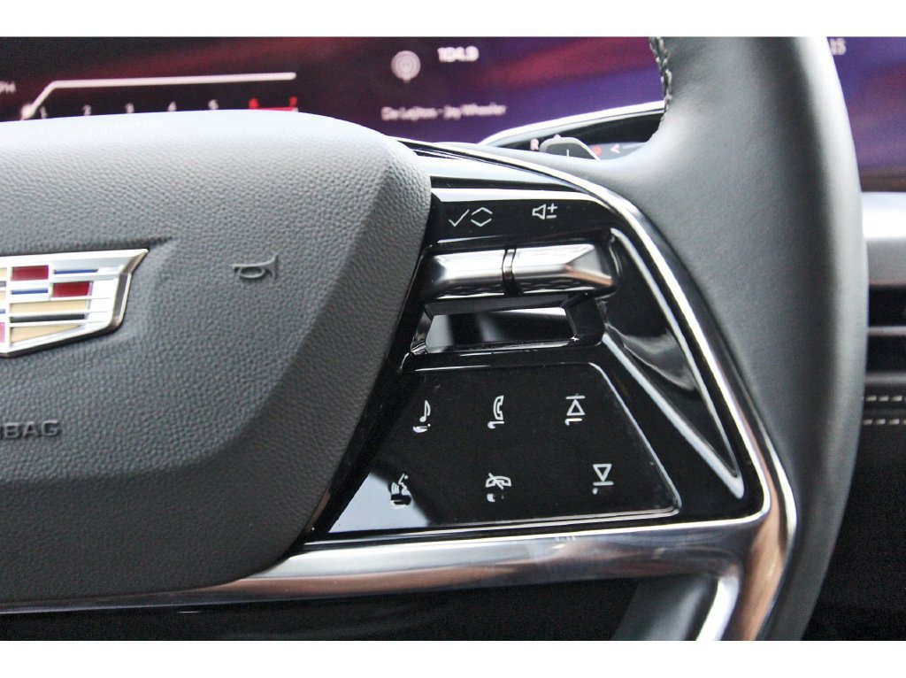 Used 2026 Cadillac Escalade Luxury AWD/4WD image 17