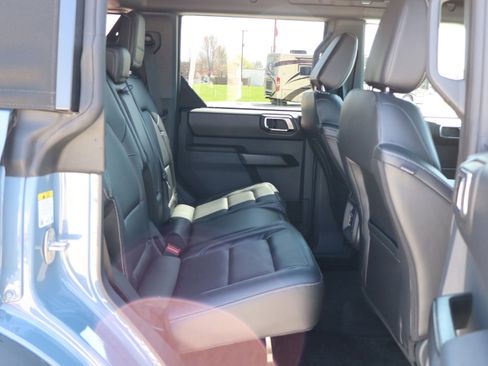 New 2025 Ford Bronco Outer Banks w/ Sasquatch Package image 11