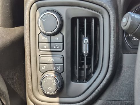 Used 2022 Chevrolet Silverado 1500 Custom AWD/4WD image 25