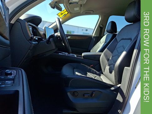 Used 2025 Volkswagen Atlas SE AWD/4WD image 14