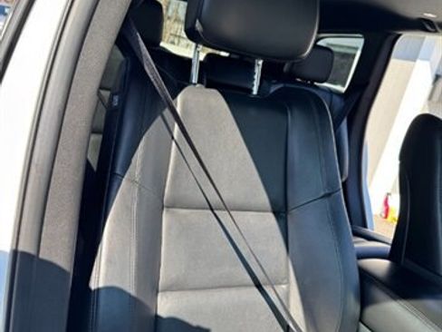 Used 2019 Jeep Grand Cherokee Limited image 47