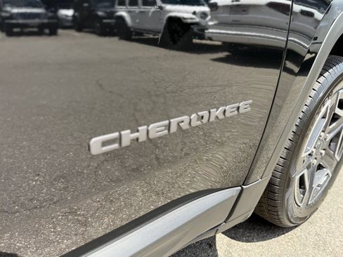 New 2026 Jeep Cherokee Laredo AWD/4WD image 31