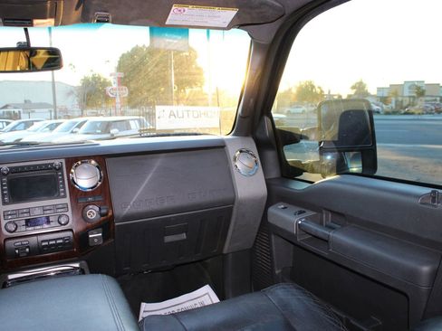 Used 2011 Ford F250 Lariat w/ Lariat Ultimate Pkg image 27