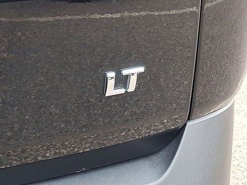 Used 2023 Chevrolet Traverse LT image 33