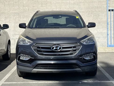 Used 2017 Hyundai Santa Fe Sport image 2