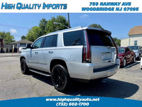 Used 2018 Cadillac Escalade Luxury AWD/4WD image 5