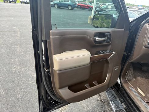 Used 2019 GMC Sierra 1500 SLT w/ SLT Premium Package AWD/4WD image 11