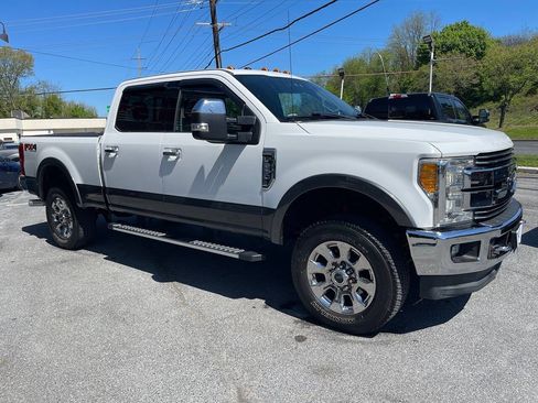 Used 2017 Ford F250 Lariat w/ Lariat Ultimate Package AWD/4WD image 8