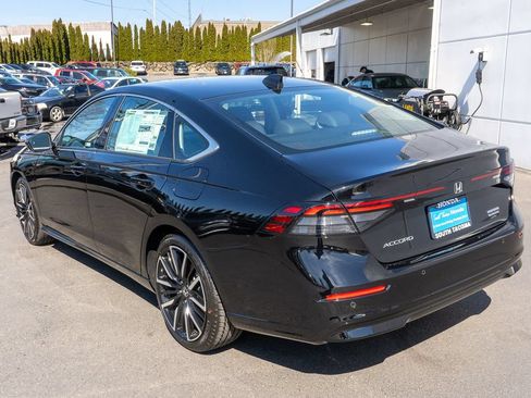 New 2026 Honda Accord Touring image 8