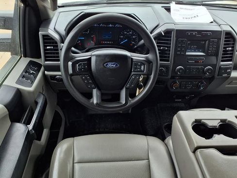 Used 2017 Ford F250 XL w/ Power Equipment Group AWD/4WD image 11