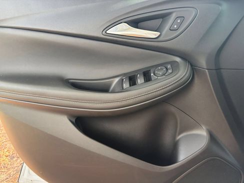 Used 2025 Buick Encore GX Preferred FWD image 15