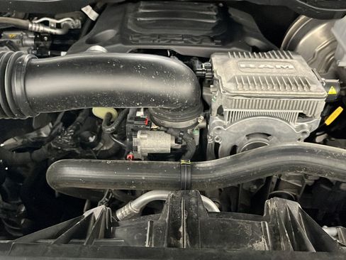 Used 2021 RAM 1500 Laramie AWD/4WD image 28