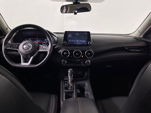 Used 2022 Nissan Sentra SR w/ SR Premium Package image 14