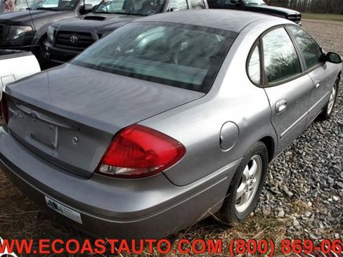 Used 2006 Ford Taurus SE image 2