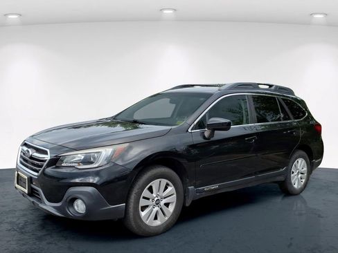 Used 2018 Subaru Outback 2.5i Premium AWD/4WD image 2