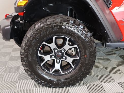 Used 2024 Jeep Wrangler Unlimited Rubicon w/ Technology Group AWD/4WD image 18