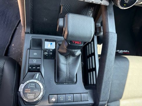 Used 2024 Toyota Tacoma TRD Off-Road w/ TRD Off Road Premium Package AWD/4WD image 18
