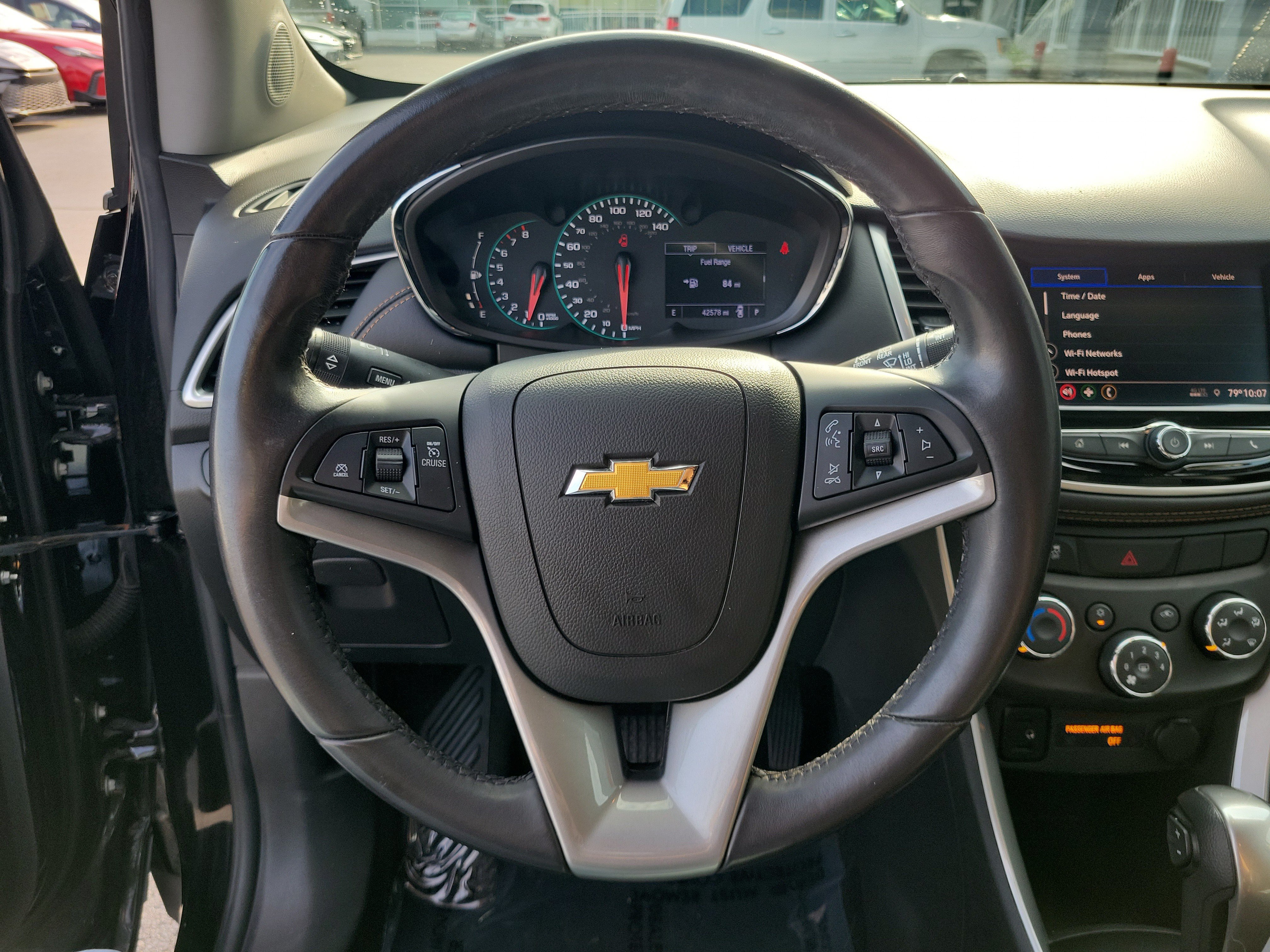 Used 2020 Chevrolet Trax LT w/ LT Convenience Package FWD image 21