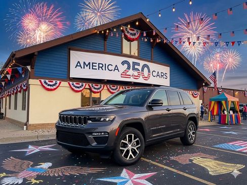Used 2024 Jeep Grand Cherokee Limited AWD/4WD image 1