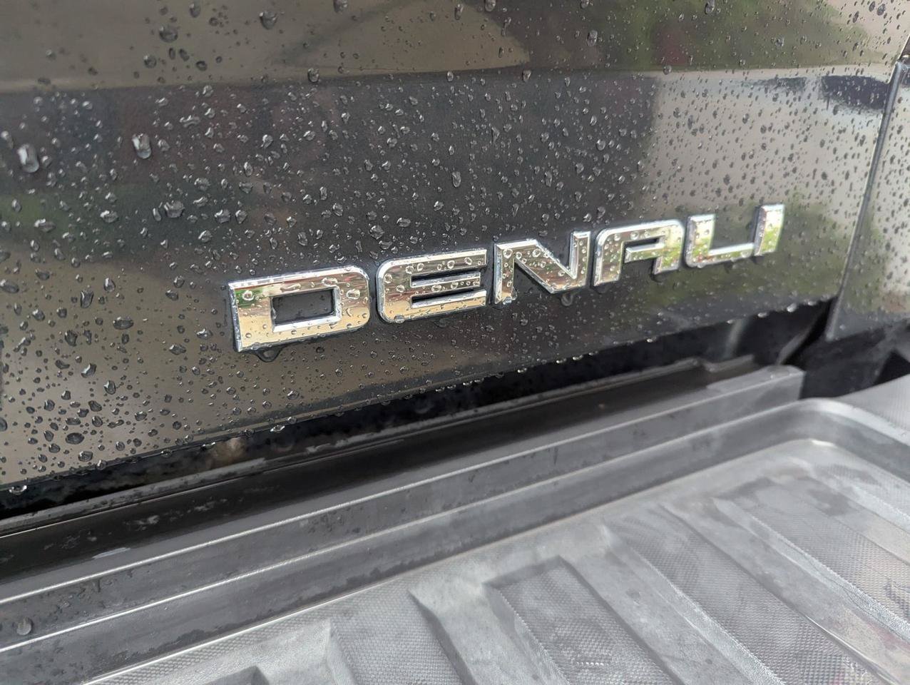 Used 2017 GMC Sierra 2500 Denali w/ Duramax Plus Package AWD/4WD image 29