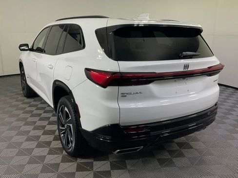 Used 2025 Buick Enclave Sport Touring w/ Power Package AWD/4WD image 4
