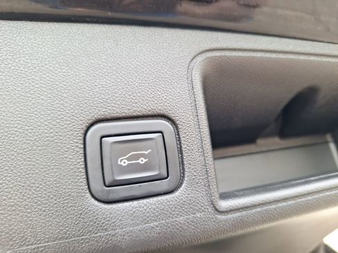 Certified 2022 GMC Terrain Denali image 29