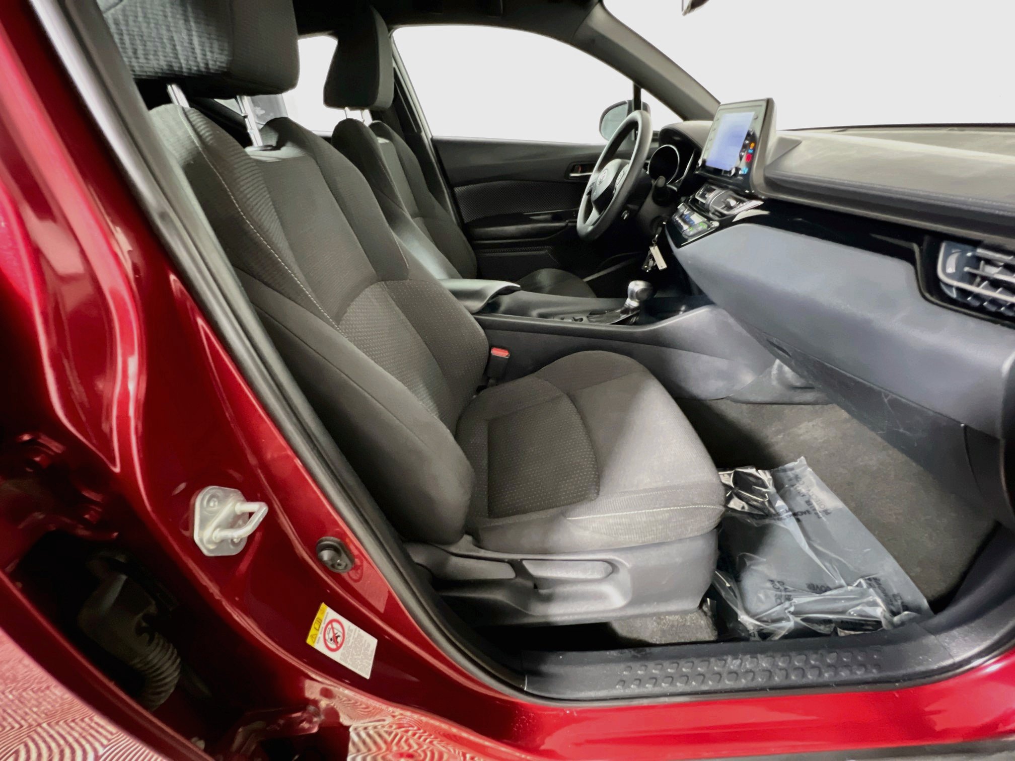 Used 2019 Toyota C-HR LE FWD image 30