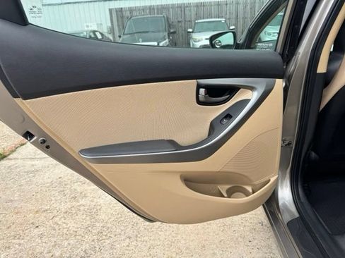 Used 2013 Hyundai Elantra GLS w/ Preferred Pkg FWD image 27