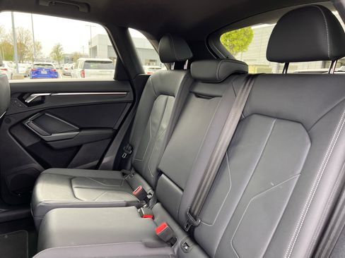 Used 2023 Audi Q3 2.0T Premium Plus w/ Premium Plus Package image 33