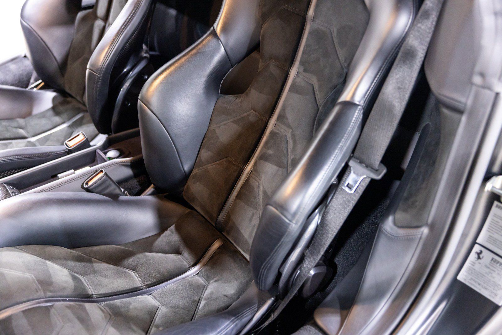 Used 2011 Ferrari 458 Italia Coupe RWD image 41