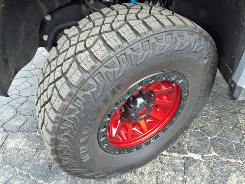 Used 2024 GMC Sierra 2500 AT4X image 15