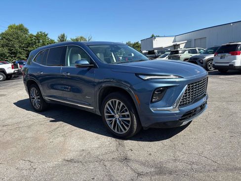 Used 2025 Buick Enclave Avenir w/ Super Cruise Package AWD/4WD image 8