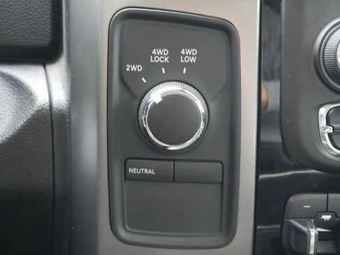 Used 2018 RAM 2500 Big Horn w/ Sport Appearance Group AWD/4WD image 22