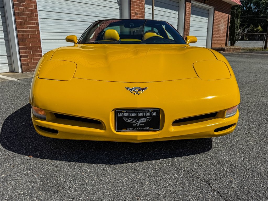 Used 2003 Chevrolet Corvette Coupe w/ Preferred Equipment Group RWD image 14
