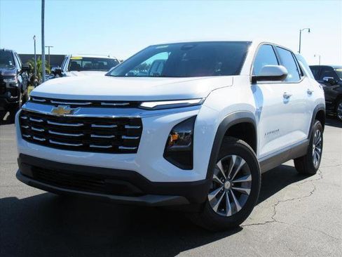 New 2026 Chevrolet Equinox LT image 3