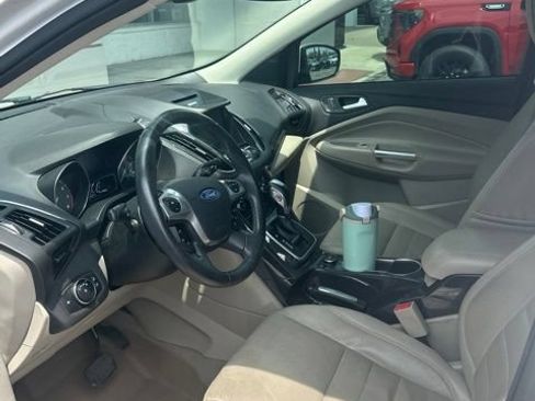 Used 2014 Ford Escape Titanium w/ Equipment Group 401A FWD image 10