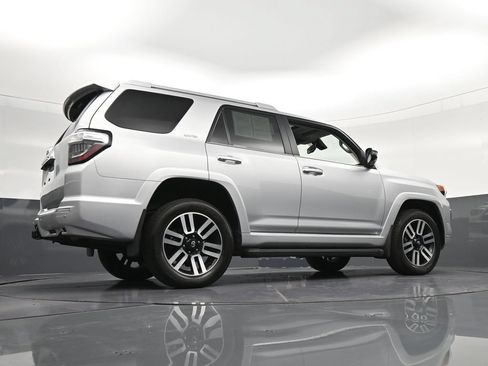 Used 2024 Toyota 4Runner Limited AWD/4WD image 27