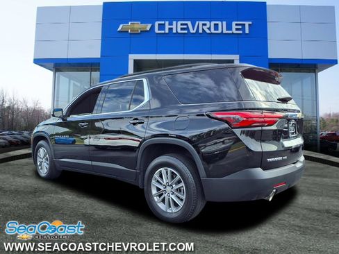 Used 2023 Chevrolet Traverse LT image 3