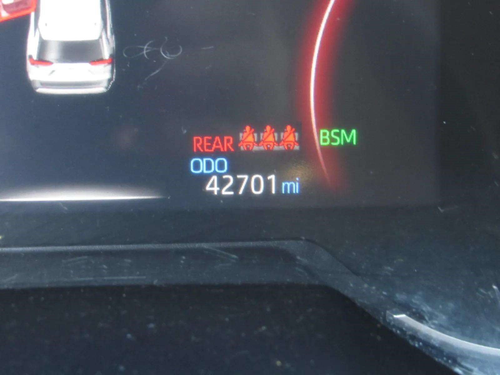 Used 2025 Toyota RAV4 XLE FWD image 26