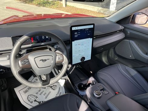 Used 2021 Ford Mustang Mach-E Premium image 14