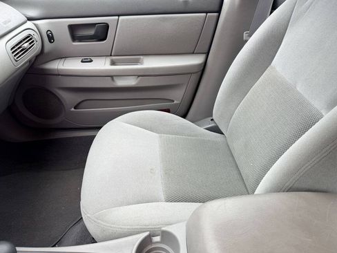 Used 2003 Ford Taurus SE FWD image 11