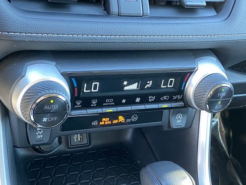 Used 2024 Toyota RAV4 XLE image 22