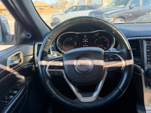 Used 2015 Jeep Grand Cherokee Limited w/ Trailer Tow Group IV image 12