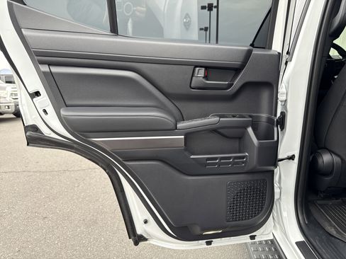 Used 2025 Toyota 4Runner SR5 image 24