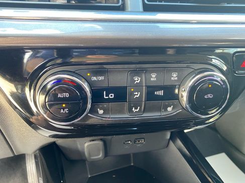 Used 2025 Chevrolet Trax ACTIV FWD image 23
