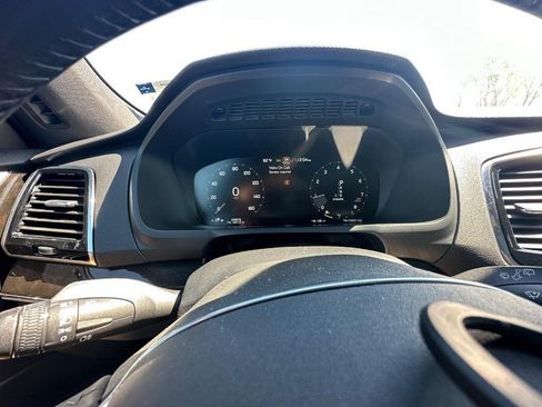 Used 2018 Volvo XC90 T6 Momentum w/ Momentum Plus Package AWD/4WD image 15
