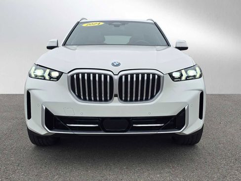Used 2024 BMW X5 xDrive50e image 8