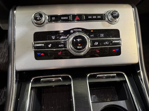 Used 2023 Lincoln Aviator 2WD w/ Premium Package image 17