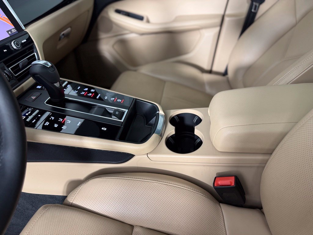 Certified 2023 Porsche Macan Turbo AWD/4WD image 23